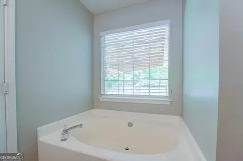 Bath - 120 Five Oaks Dr, Covington, GA 30014 photo 3 of 4
