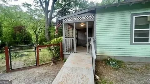 303 Henry St SE, Marietta, GA 30060