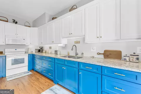 Kitchen - 299 Foxdale Dr, Toccoa, GA 30577 photo 14 of 14