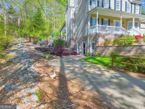 Exterior - 299 Foxdale Dr, Toccoa, GA 30577 photo 6 of 26