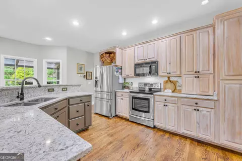 Kitchen - 299 Foxdale Dr, Toccoa, GA 30577 photo 9 of 14