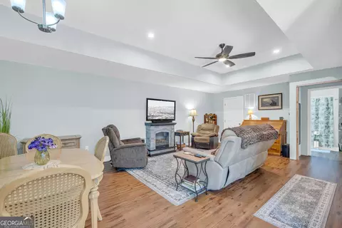 Living - 299 Foxdale Dr, Toccoa, GA 30577 photo 10 of 12