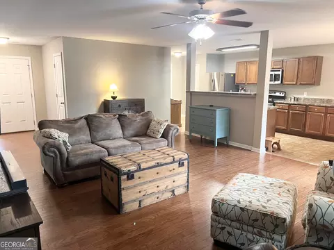 303 Haddenham Ct, Perry, GA 31069 photo 3