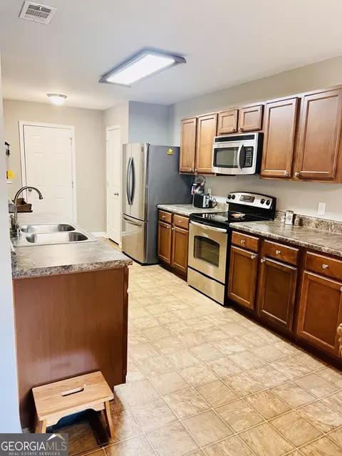 303 Haddenham Ct, Perry, GA 31069 photo 6