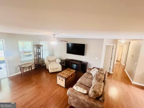 303 Haddenham Ct, Perry, GA 31069 photo 7
