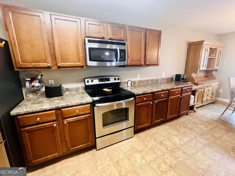 303 Haddenham Ct, Perry, GA 31069 photo 9