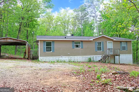 179 Sunset Dr, Maysville, GA 30558