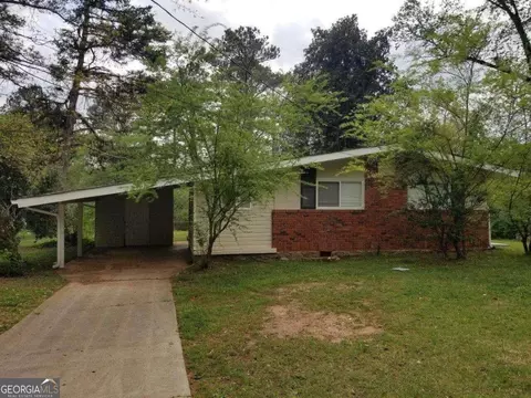 2351 Pinewood Dr, Decatur, GA 30032