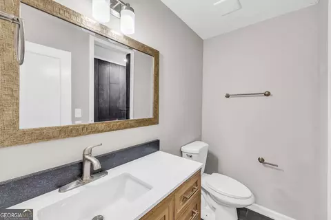 Bath - 525 Skyview Ln, Toccoa, GA 30577 photo 5 of 6