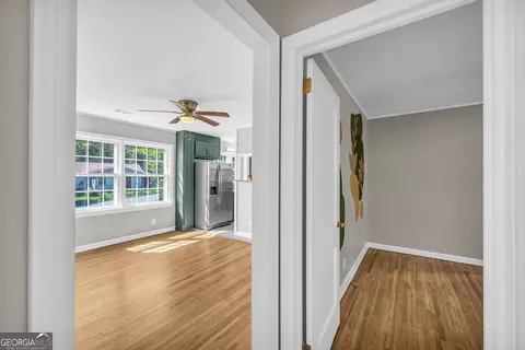 Entry Way - 525 Skyview Ln, Toccoa, GA 30577 photo 2 of 3