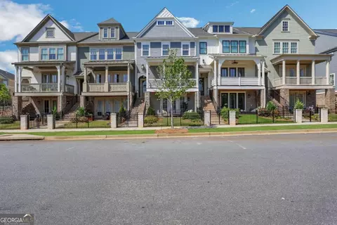 905 S On Main Dr, Woodstock, GA 30188