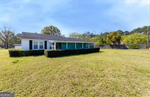 2546 Seminole Trl, Waycross, GA 31501