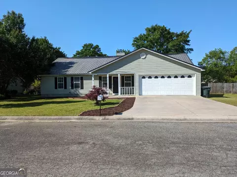 210 Camelot Dr, Dublin, GA 31021