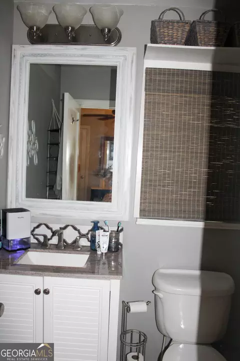 Bath - 207 Waverly Way, Lagrange, GA 30240 photo 5 of 6
