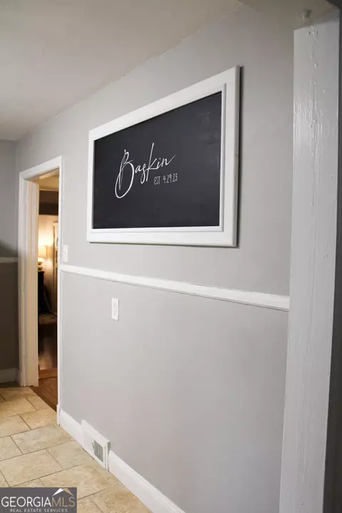 Entry Way - 207 Waverly Way, Lagrange, GA 30240 photo 5 of 17