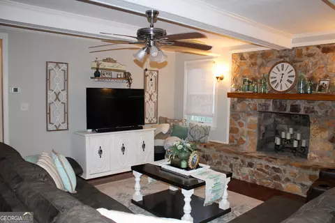 Living - 207 Waverly Way, Lagrange, GA 30240 photo 2 of 4