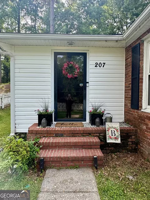 Exterior - 207 Waverly Way, Lagrange, GA 30240 photo 4 of 20