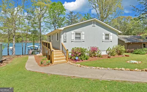 115 Apache Trl, Hartwell, GA 30643