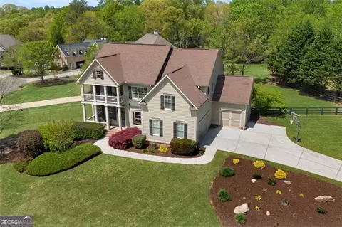 6310 Lakeaires Dr, Cumming, GA 30040