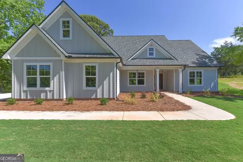 131 Glenn Winkles Dr, Sharpsburg, GA 30277
