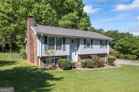 Exterior - 68 Van Mar Dr, Toccoa, GA 30577 photo 1 of 10