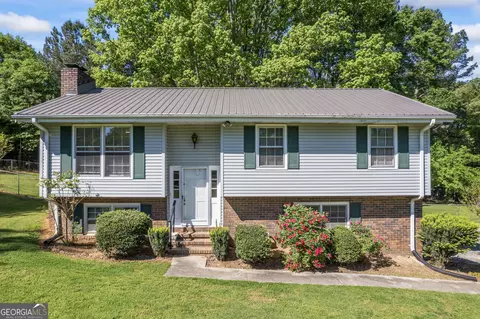 Exterior - 68 Van Mar Dr, Toccoa, GA 30577 photo 7 of 10