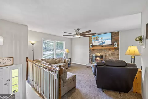 Living - 68 Van Mar Dr, Toccoa, GA 30577 photo 1 of 4