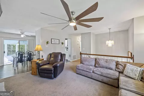 Living - 68 Van Mar Dr, Toccoa, GA 30577 photo 2 of 4
