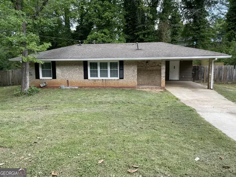 4810 Pinedale Dr, Forest Park, GA 30297