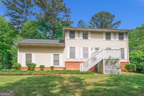 6520 Swift Creek Dr, Lithonia, GA 30058