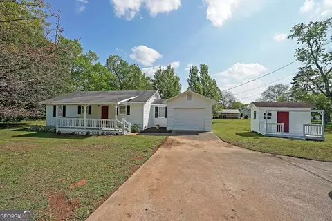 85 W Howard St, Kingston, GA 30145