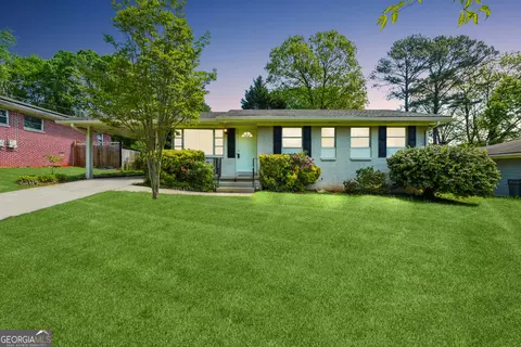 925 Meadow Rock Dr, Stone Mountain, GA 30083