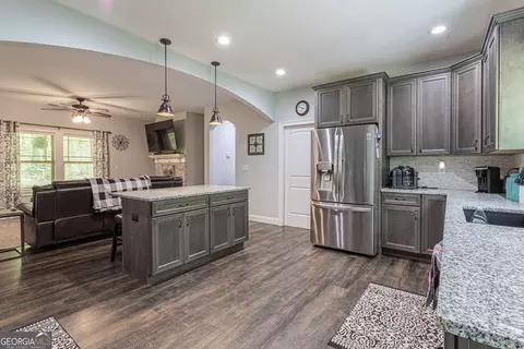 Kitchen - 355 Boynton Rd, Hampton, GA 30228 photo 6 of 7