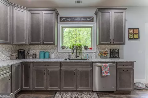 Kitchen - 355 Boynton Rd, Hampton, GA 30228 photo 3 of 7