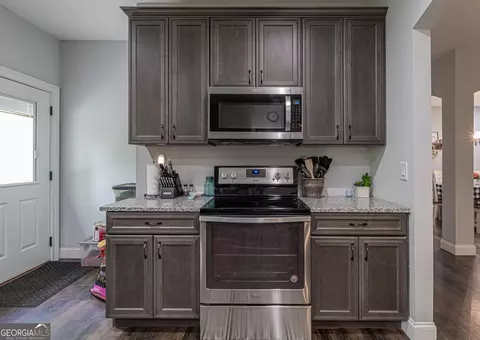 Kitchen - 355 Boynton Rd, Hampton, GA 30228 photo 5 of 7