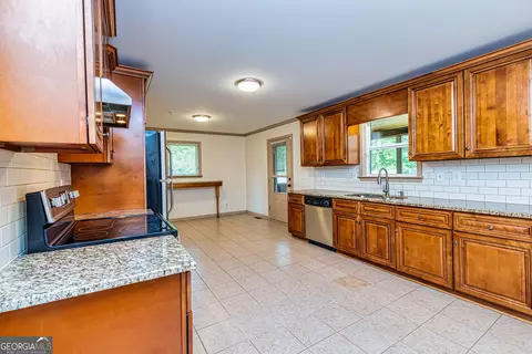 Kitchen - 5992 Twilight Trl, Morrow, GA 30260 photo 2 of 3