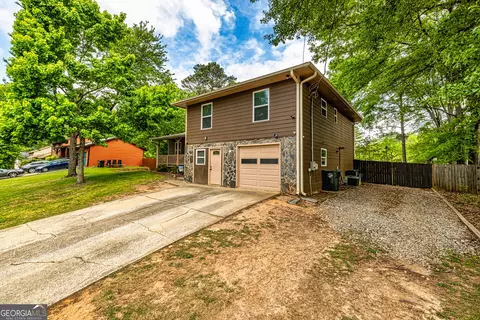 Exterior - 5992 Twilight Trl, Morrow, GA 30260 photo 4 of 10