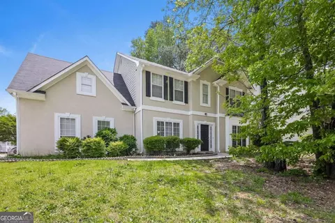 6845 Waters Edge Dr, Stone Mountain, GA 30087