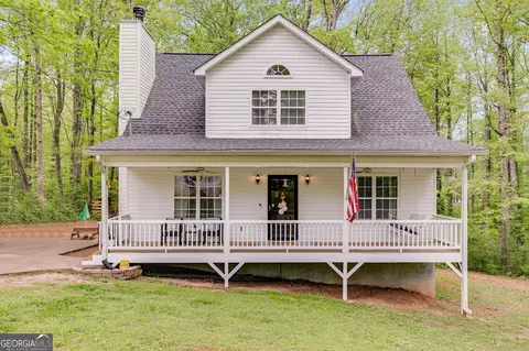 221 Poplar Point Dr, Carrollton, GA 30116
