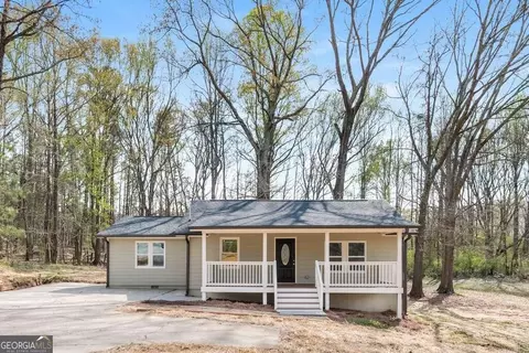 77 Hunters Ln, Powder Springs, GA 30127