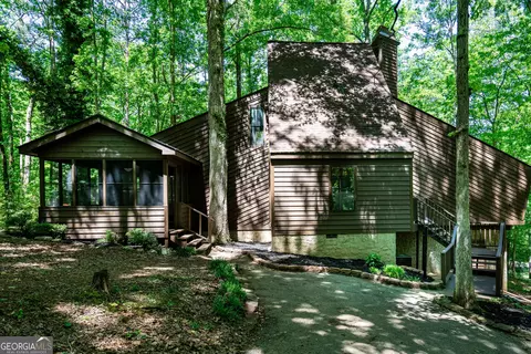 87 Grayson Trl, Hogansville, GA 30230