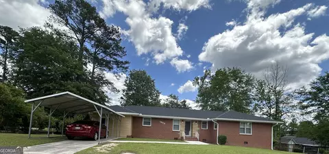 1859 Sussex Dr, Macon, GA 31206
