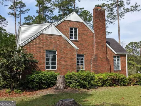 129 E Leo Trapnell Ave, Lyons, GA 30436 photo 4