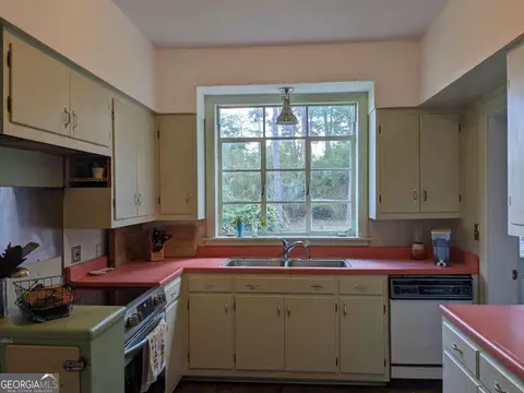 129 E Leo Trapnell Ave, Lyons, GA 30436 photo 17