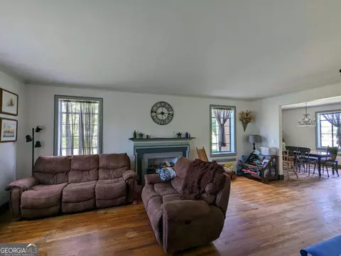 129 E Leo Trapnell Ave, Lyons, GA 30436 photo 10