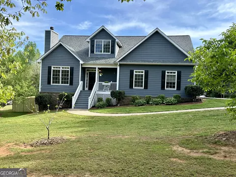 213 Stonebrook Trl, Cleveland, GA 30528