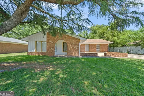 111 Valencia Cir, Centerville, GA 31028