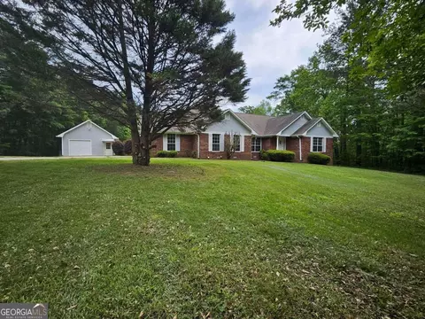 2922 Old Summerville Rd, Armuchee, GA 30105