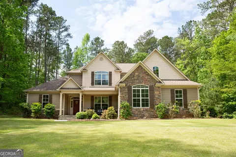 323 Willow Pointe Dr, Lagrange, GA 30240
