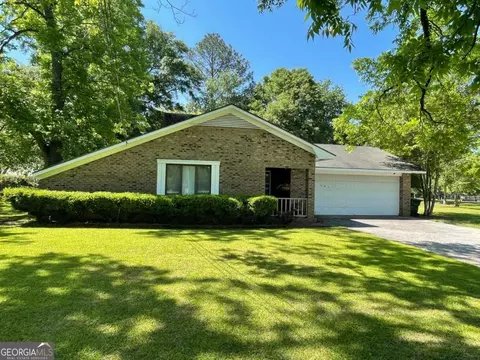 101 Jay St, Glennville, GA 30427